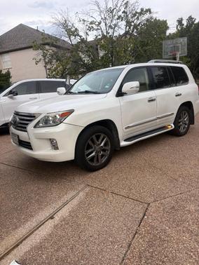 White 2014 Lexus LX 570 Base