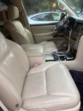 White 2014 Lexus LX 570 Base