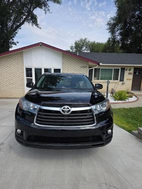 Black 2016 Toyota Highlander XLE