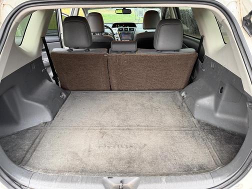 White 2014 Toyota Prius v Five