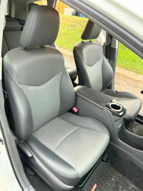 White 2014 Toyota Prius v Five