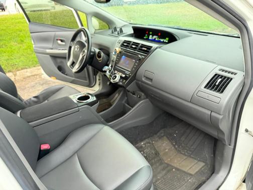 White 2014 Toyota Prius v Five
