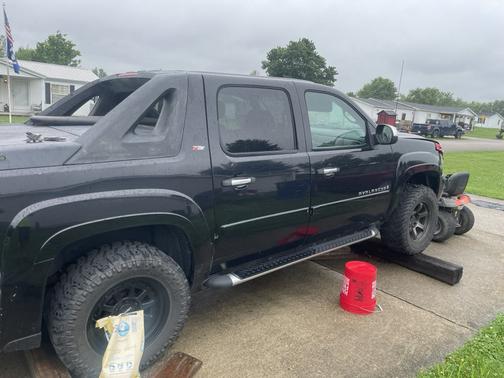 Black 2008 Chevrolet Avalanche 1500 LT