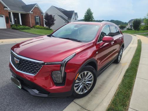 2025 Cadillac XT4 Premium Luxury
