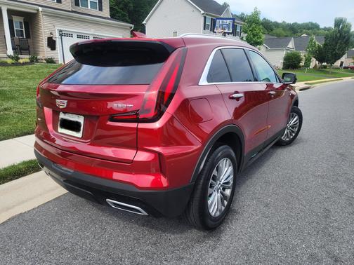 2025 Cadillac XT4 Premium Luxury