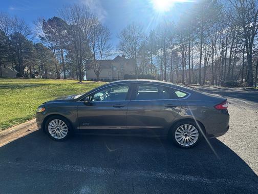 2016 Ford Fusion Energi SE Luxury