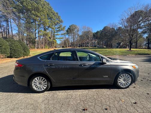 2016 Ford Fusion Energi SE Luxury