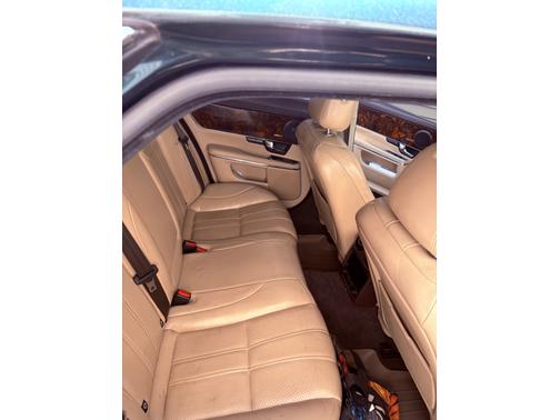 2013 Jaguar XJ Base