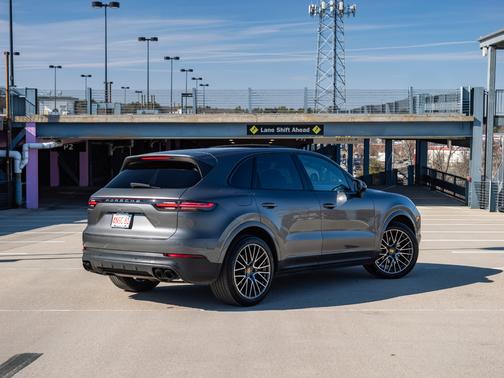 2020 Porsche Cayenne Cayenne