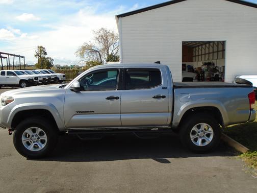 2017 Toyota Tacoma SR5