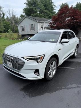 White 2019 Audi e-tron Premium Plus