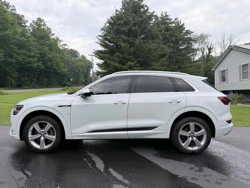 White 2019 Audi e-tron Premium Plus