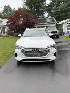White 2019 Audi e-tron Premium Plus