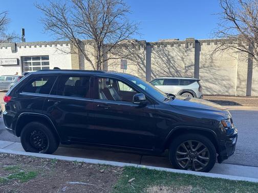 Black 2016 Jeep Grand Cherokee Limited