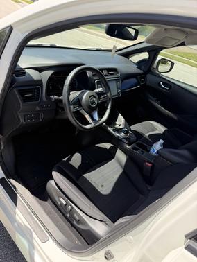White 2020 Nissan Leaf SV