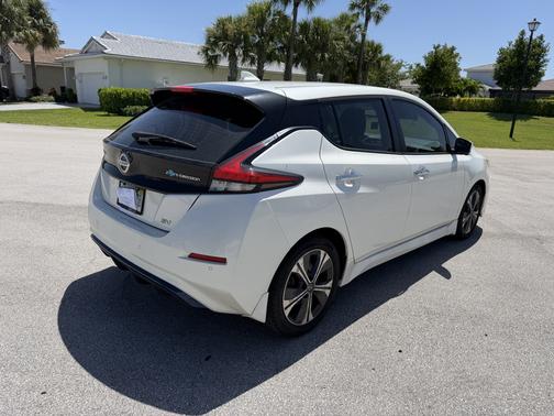 White 2020 Nissan Leaf SV