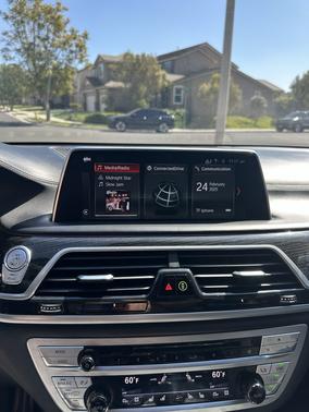 Black 2019 BMW 750 i