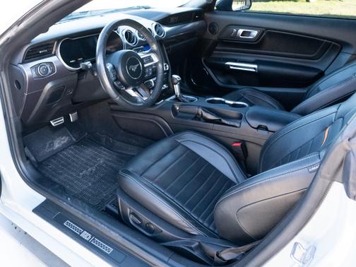 2022 Ford Mustang Mach 1