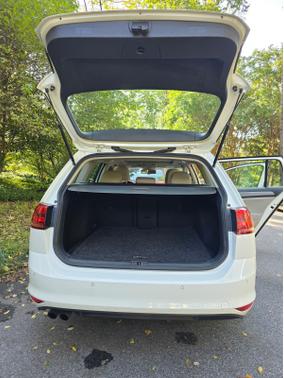 2016 Volkswagen Golf SportWagen TSI SE 4-Door