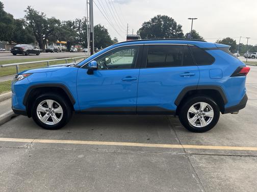 2020 Toyota RAV4 XLE