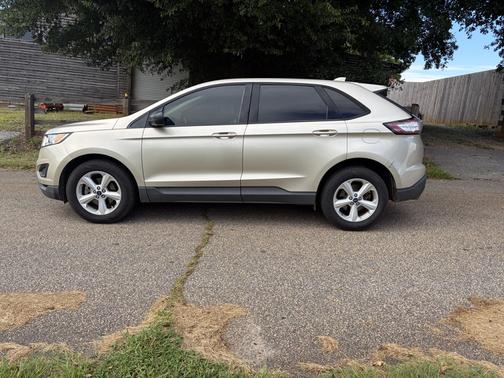 Gold 2017 Ford Edge SE