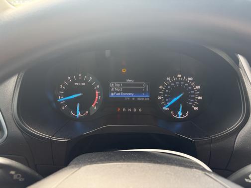 Gold 2017 Ford Edge SE