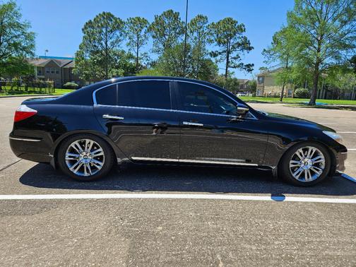 Black 2011 Hyundai Genesis 4.6