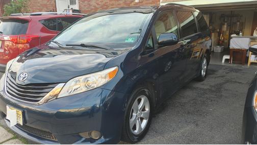 2011 Toyota Sienna LE