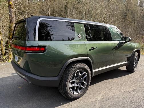 2025 Rivian R1S Adventure Dual-Motor Max Pack