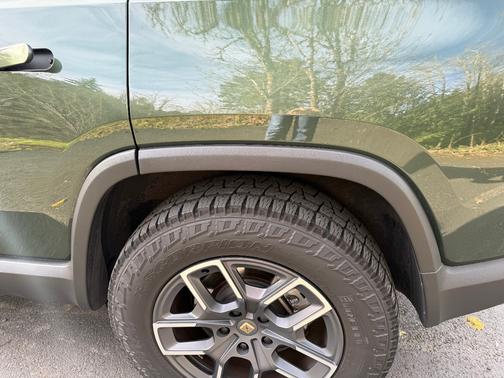 2025 Rivian R1S Adventure Dual-Motor Max Pack