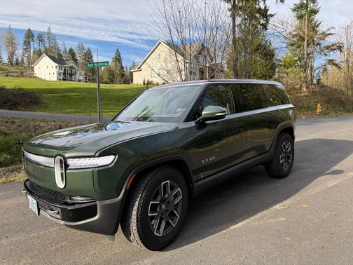 2025 Rivian R1S Adventure Dual-Motor Max Pack