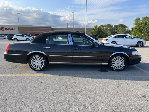 2005 Lincoln Town Car Signature