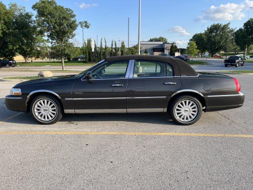 2005 Lincoln Town Car Signature