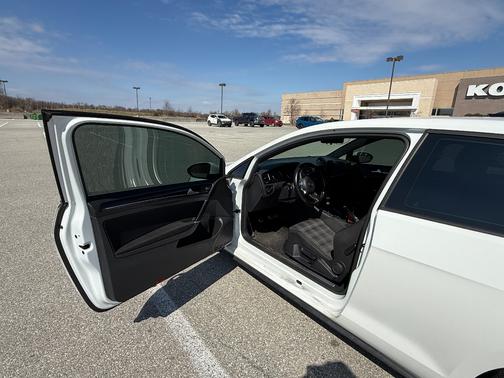 2016 Volkswagen Golf GTI 2.0T S 2-Door