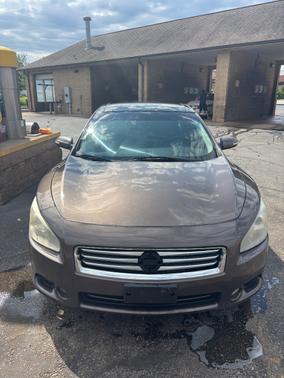 Brown 2014 Nissan Maxima SV