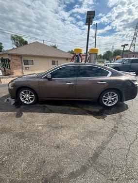 Brown 2014 Nissan Maxima SV
