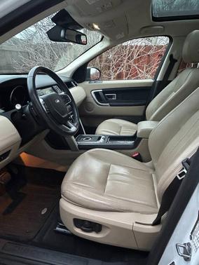 White 2016 Land Rover Discovery Sport HSE