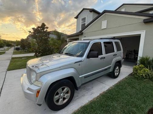 Silver 2012 Jeep Liberty Sport