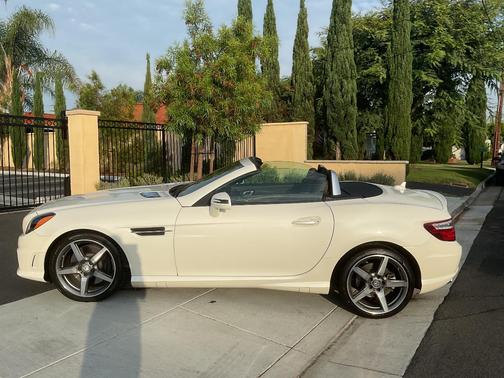 White 2015 Mercedes-Benz SLK-Class SLK 250