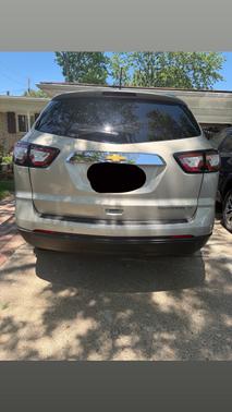 Beige 2015 Chevrolet Traverse 1LT