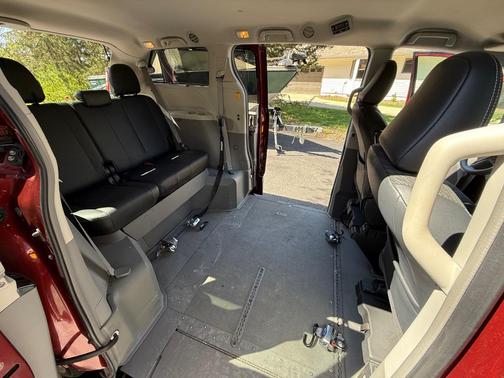 Red 2013 Toyota Sienna SE