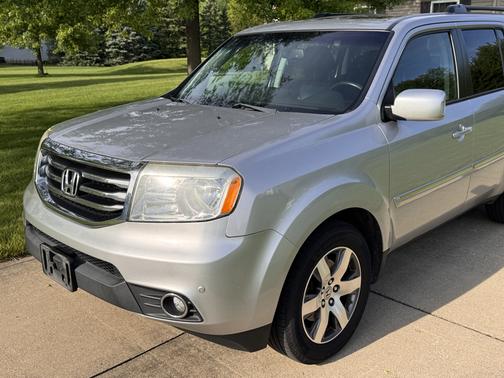 Silver 2015 Honda Pilot Touring