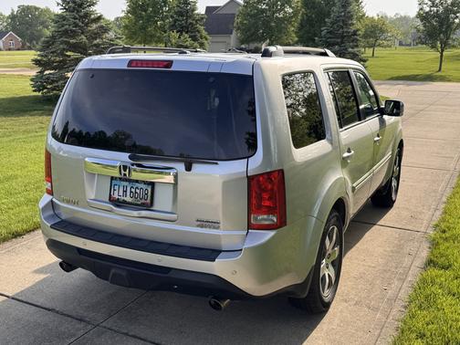 Silver 2015 Honda Pilot Touring