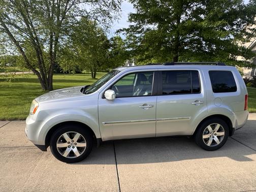Silver 2015 Honda Pilot Touring