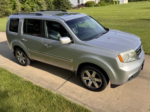 Silver 2015 Honda Pilot Touring