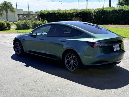Green 2022 Tesla Model 3 Long Range