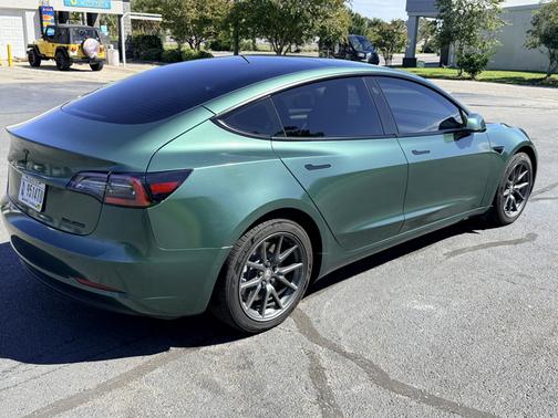 Green 2022 Tesla Model 3 Long Range