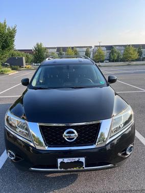 Black 2014 Nissan Pathfinder SL