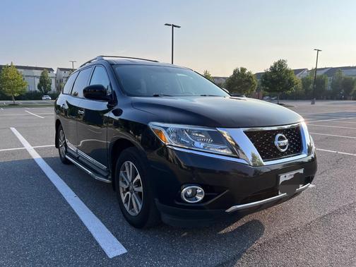 Black 2014 Nissan Pathfinder SL