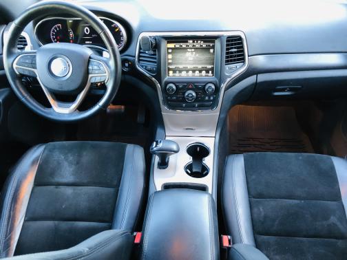 Photo 3 of 5 of 2015 Jeep Grand Cherokee Altitude